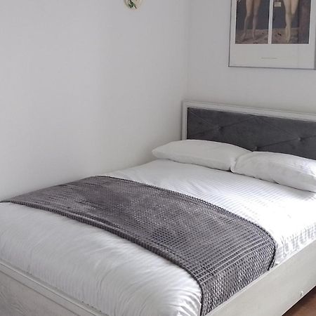 Premium Class Apartment, Free Parking, Maximum 5 Guests, 2 Bedrooms, 3 Beds Riga Exterior photo